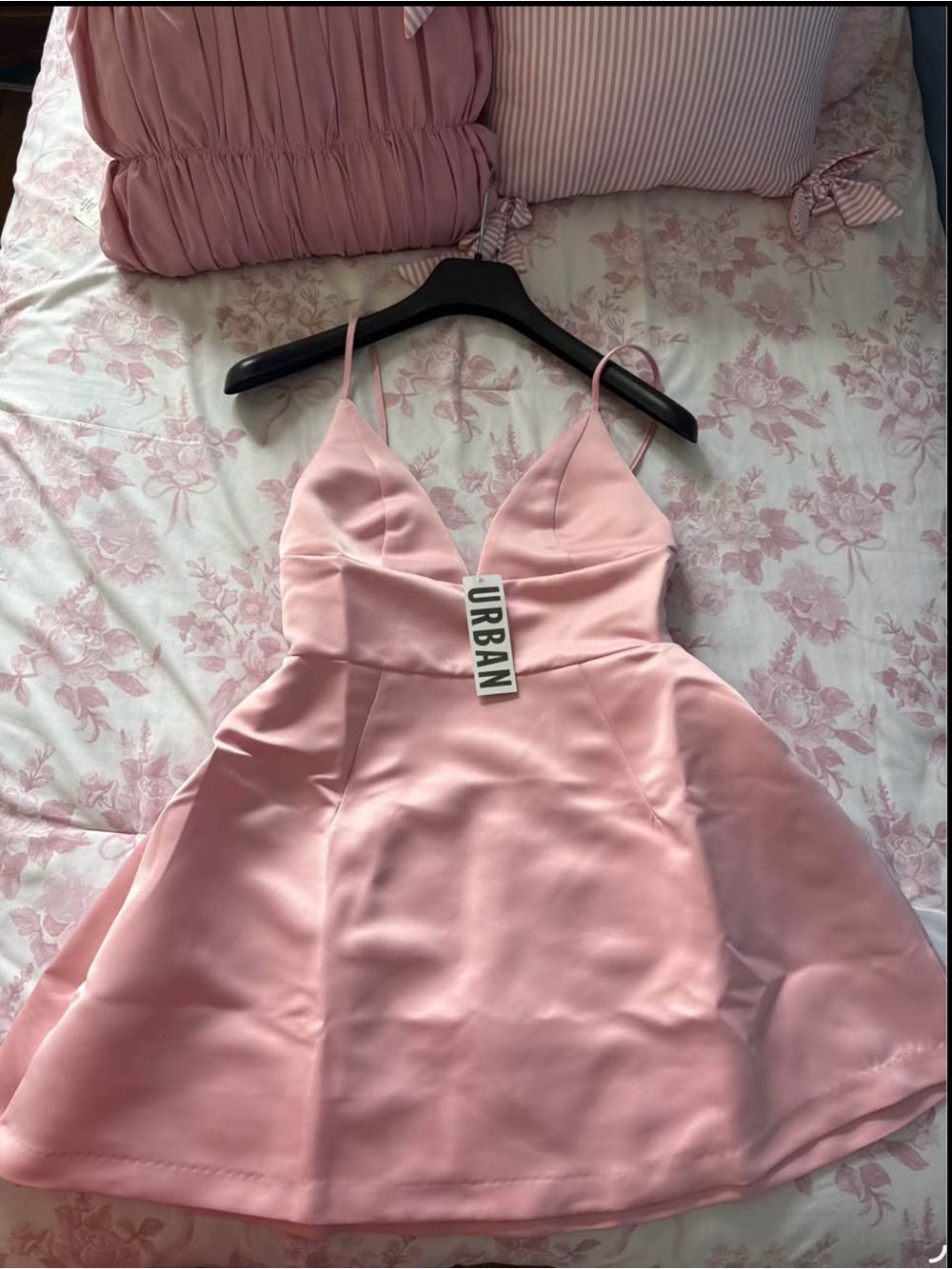 NWT- Urban Outfitters Dress - Picture 4 of 5